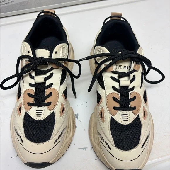 Steve Madden Earth Tone Tennis Shoes - Size 9.5 - Picture 1 of 5